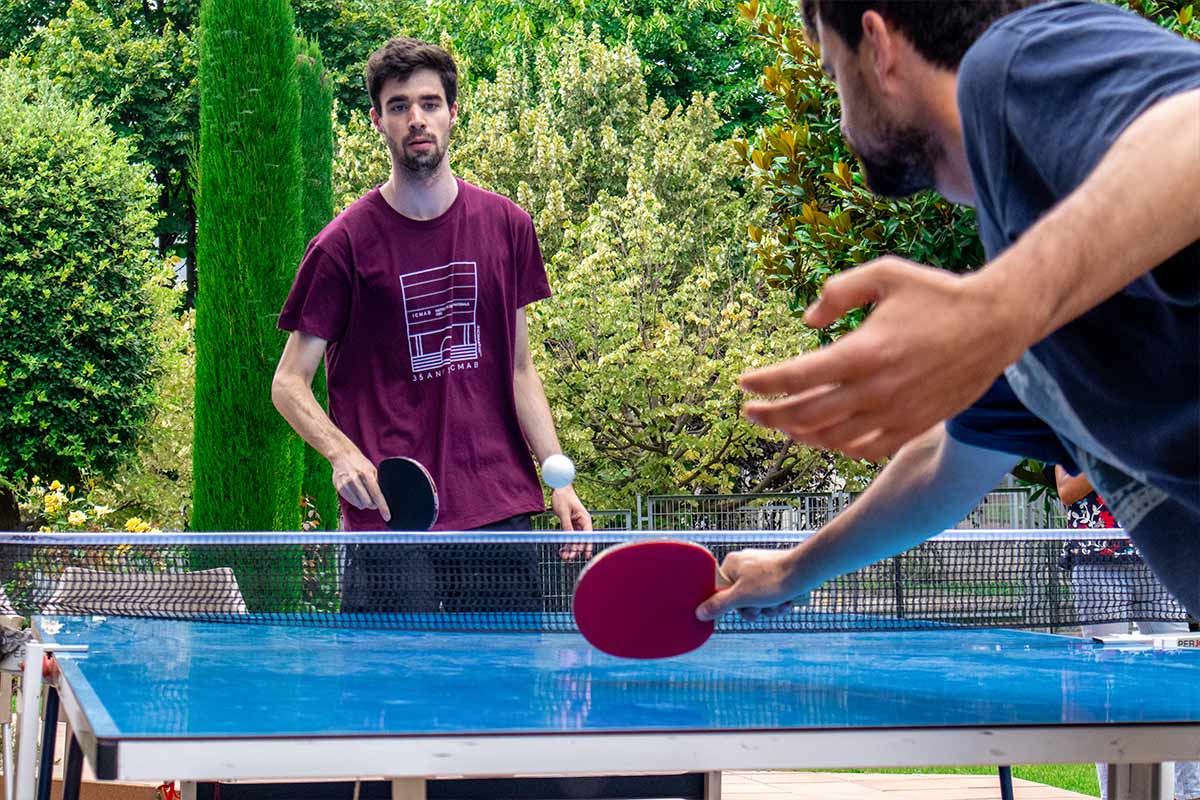 The final of the ICMAB Table Tennis Tournament.