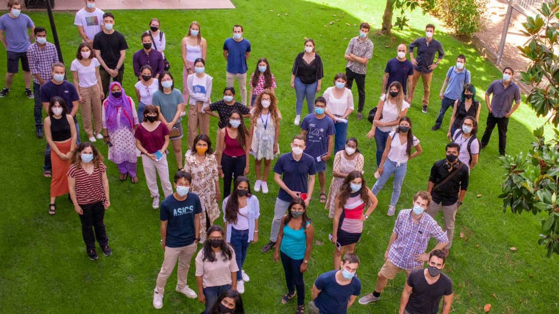 The DOC-FAM students at the ICMAB Terrace