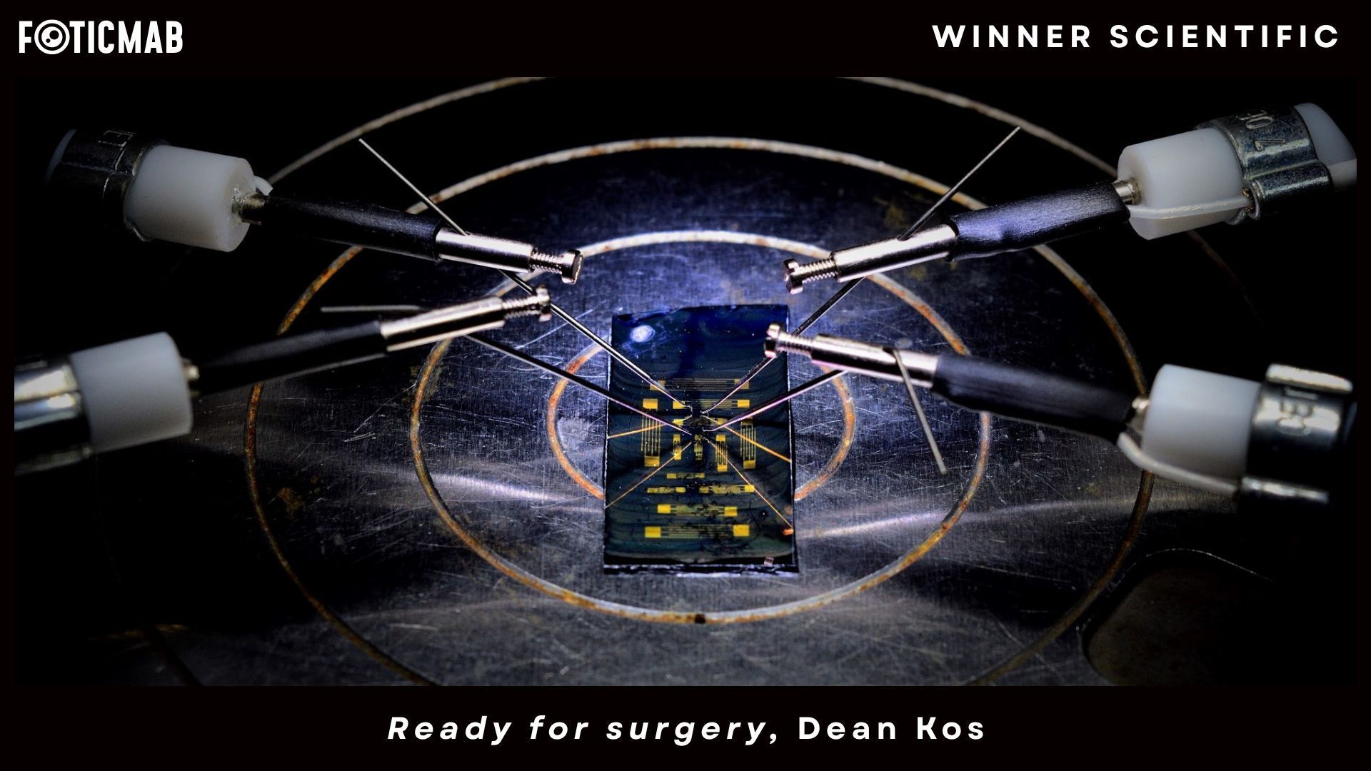 "Ready for surgery" by Dean Kos, winner of the scientific category | ICMAB, CSIC