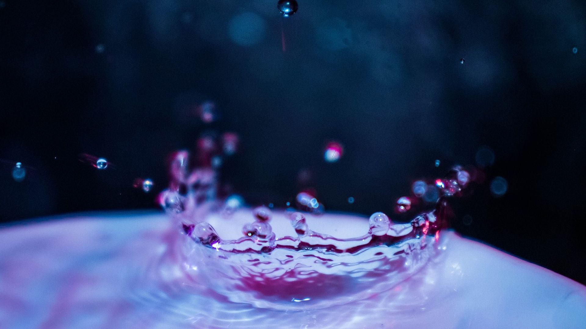 Water | Image by Мария Агейкина in Pixabay