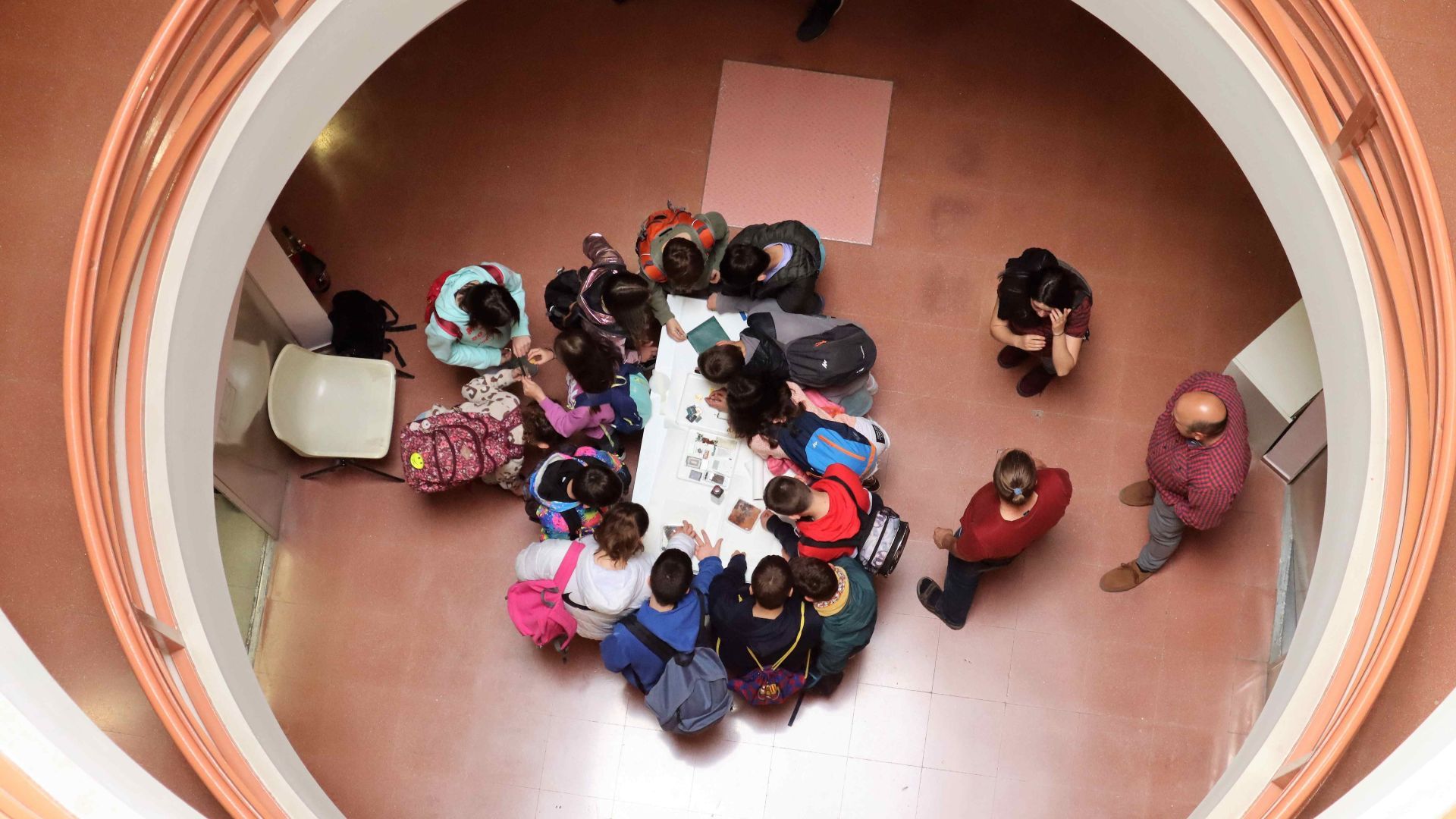 Sol i Lluna school students at ICMAB | ICMAB, CSIC