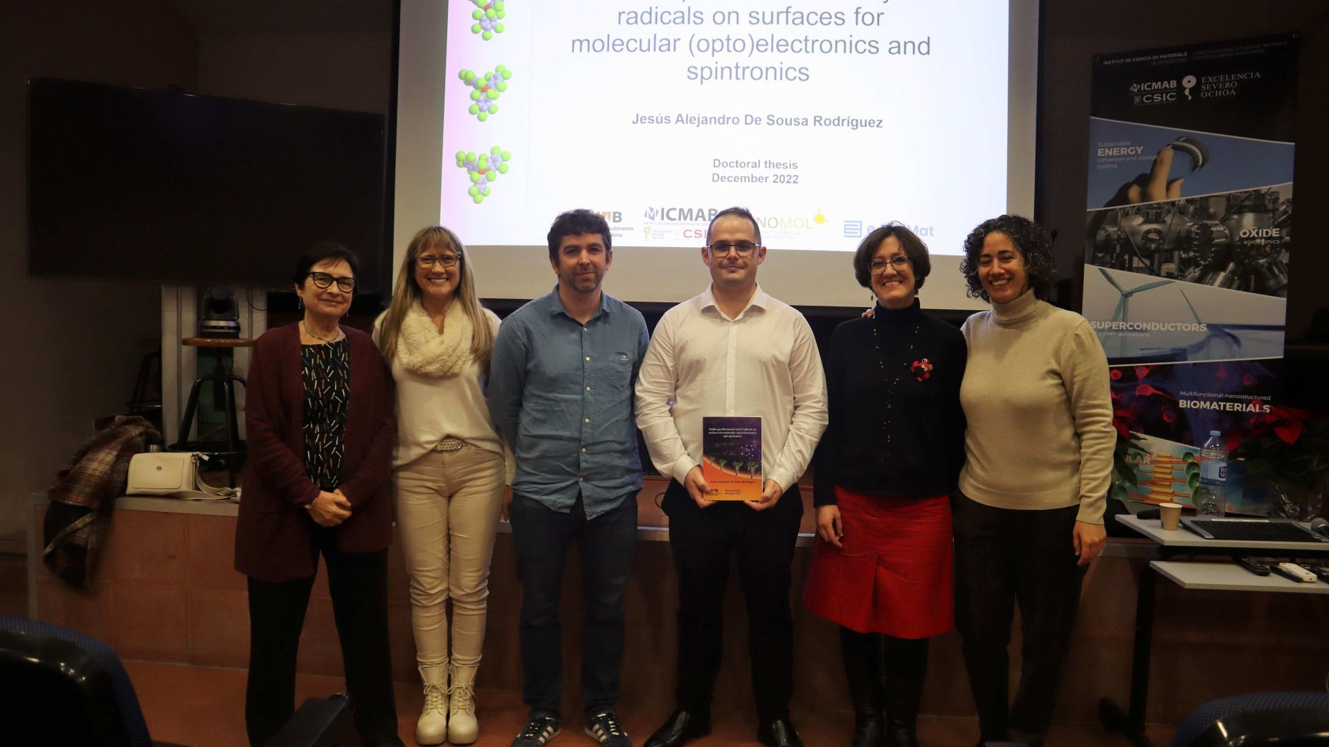 Alejandro De Sousa with supervisors and PhD Committee | ICMAB, CSIC