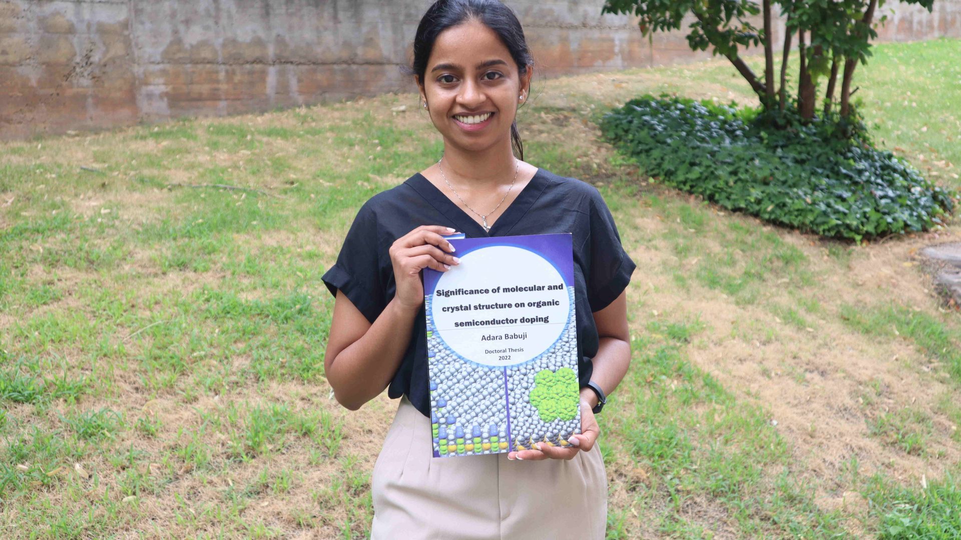 Adara Babuji | ICMAB-CSIC
