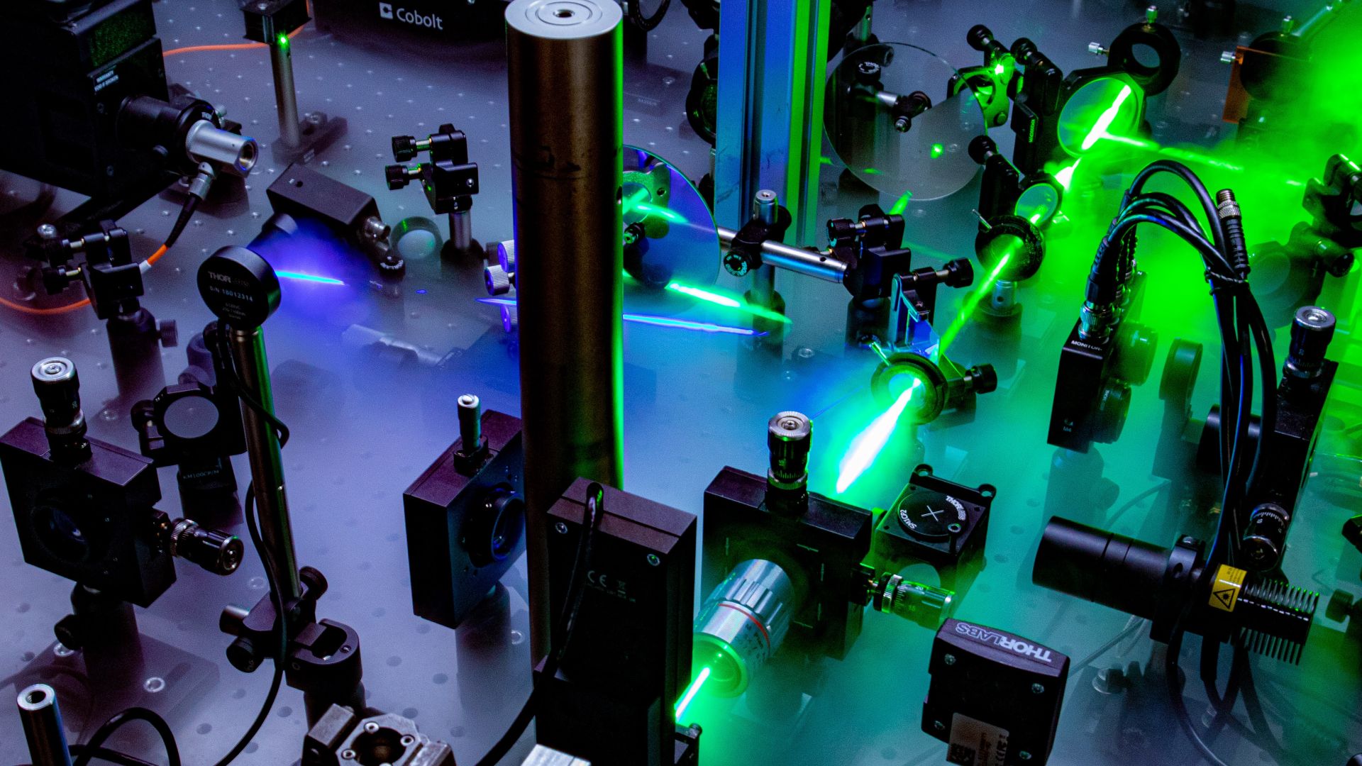 Laser installation to measure thermal conductivity | ICMAB-CSIC