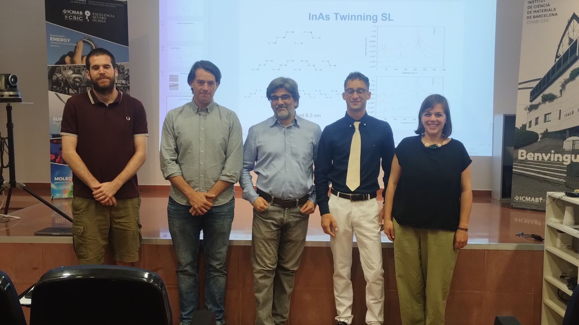 Tommaso Albrigi with the supervisor (Riccardo Rurali) and the PhD Committee | ICMAB-CSIC