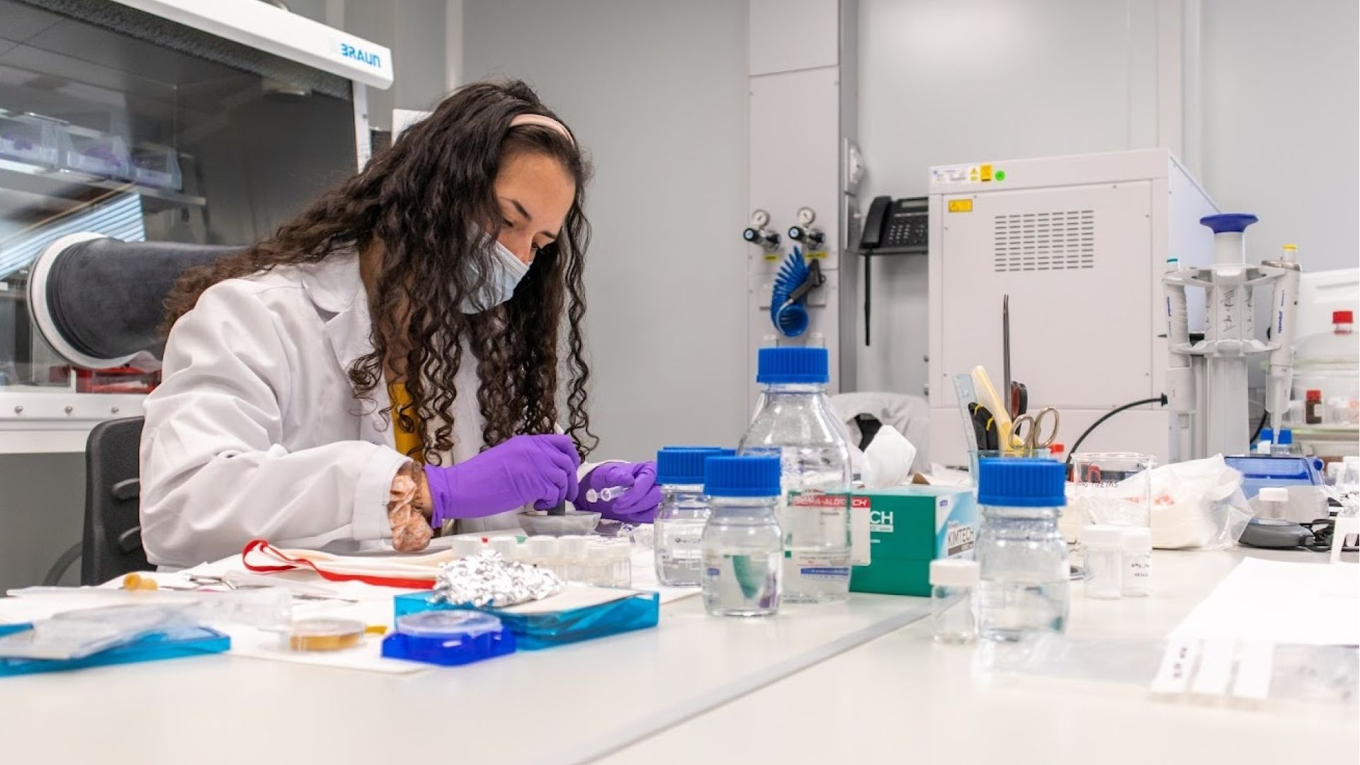 Scientist at ICMAB Lab | ICMAB-CSIC