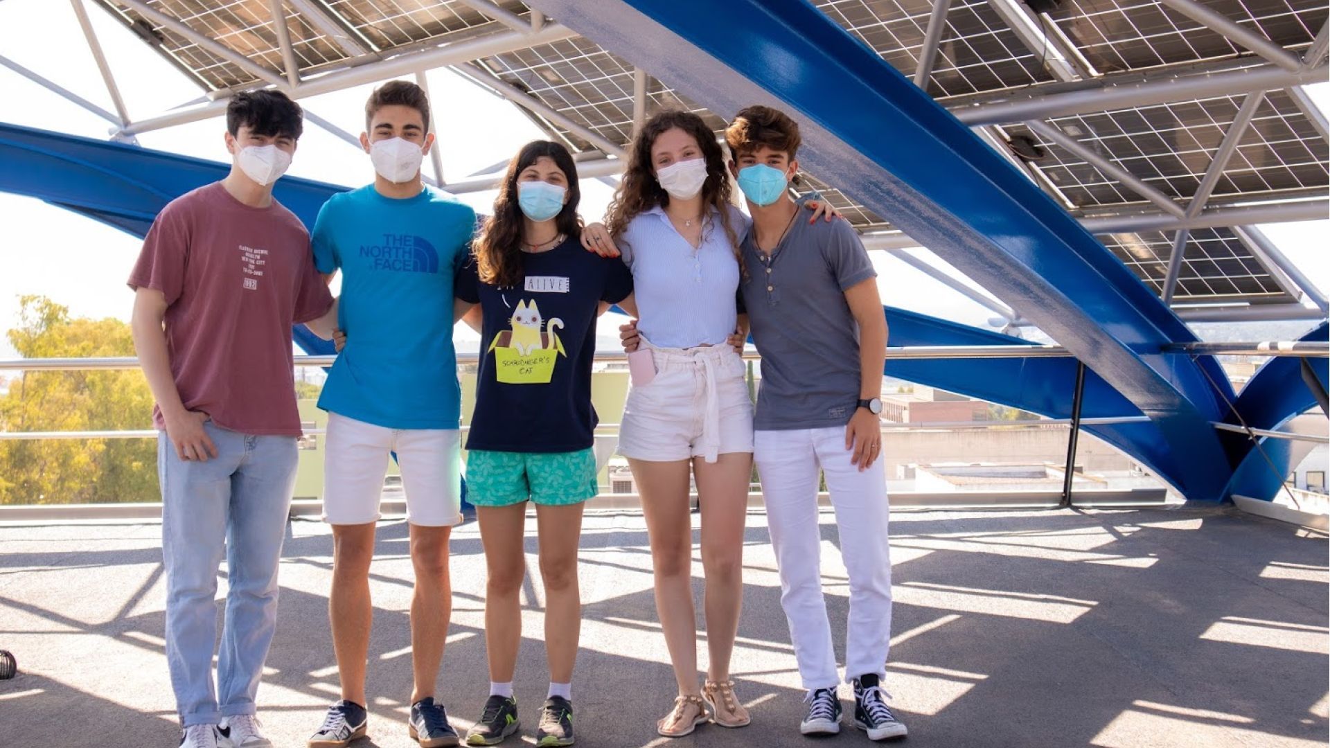 Jan Cerro, David Ramón, Clara Prats, Blanca Gilabert and Marc Solans, Joves i Ciència students at ICMAB 2021