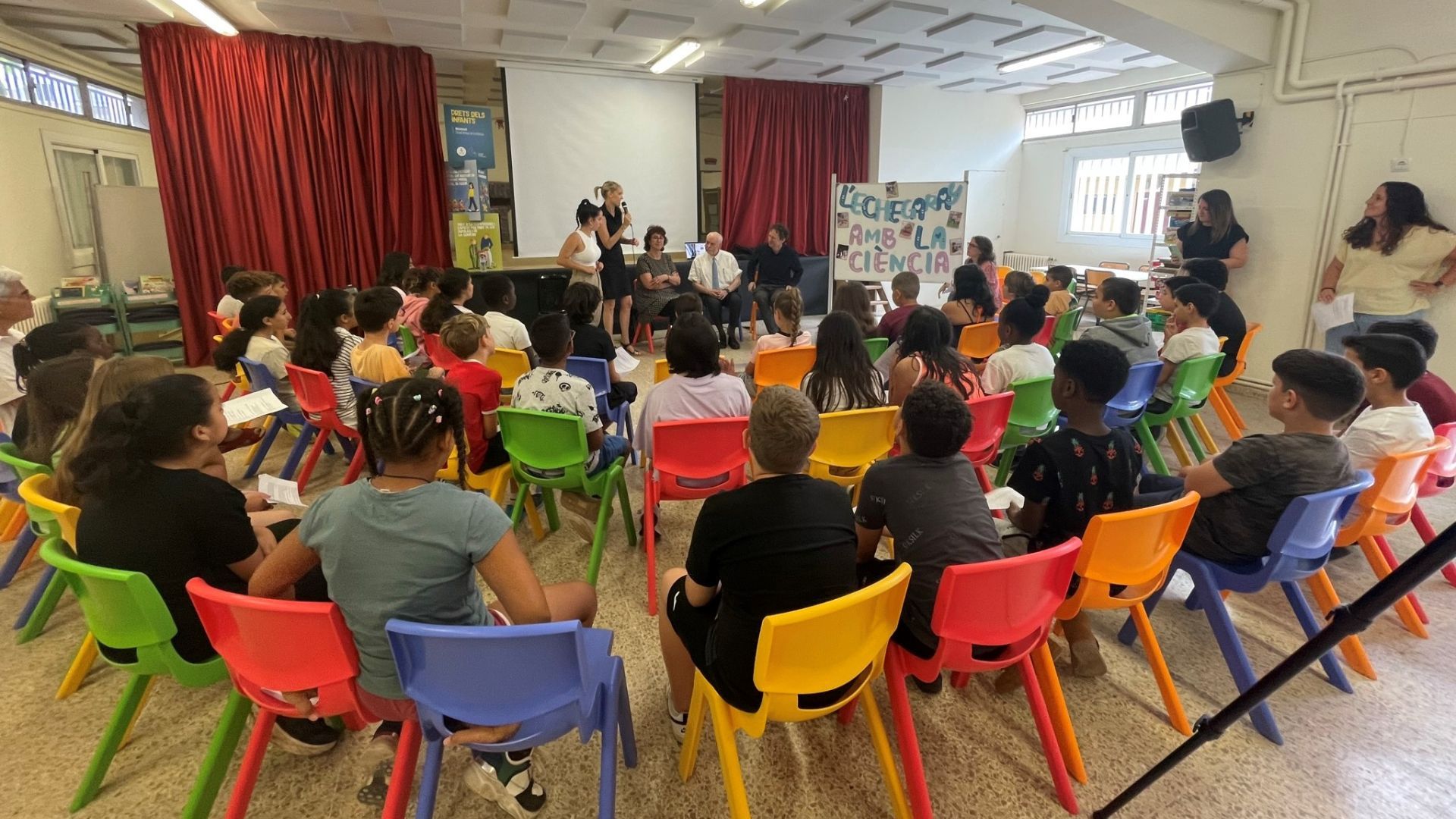 Interview with Fraser Stoddart at the José Echegaray School in Martorell.