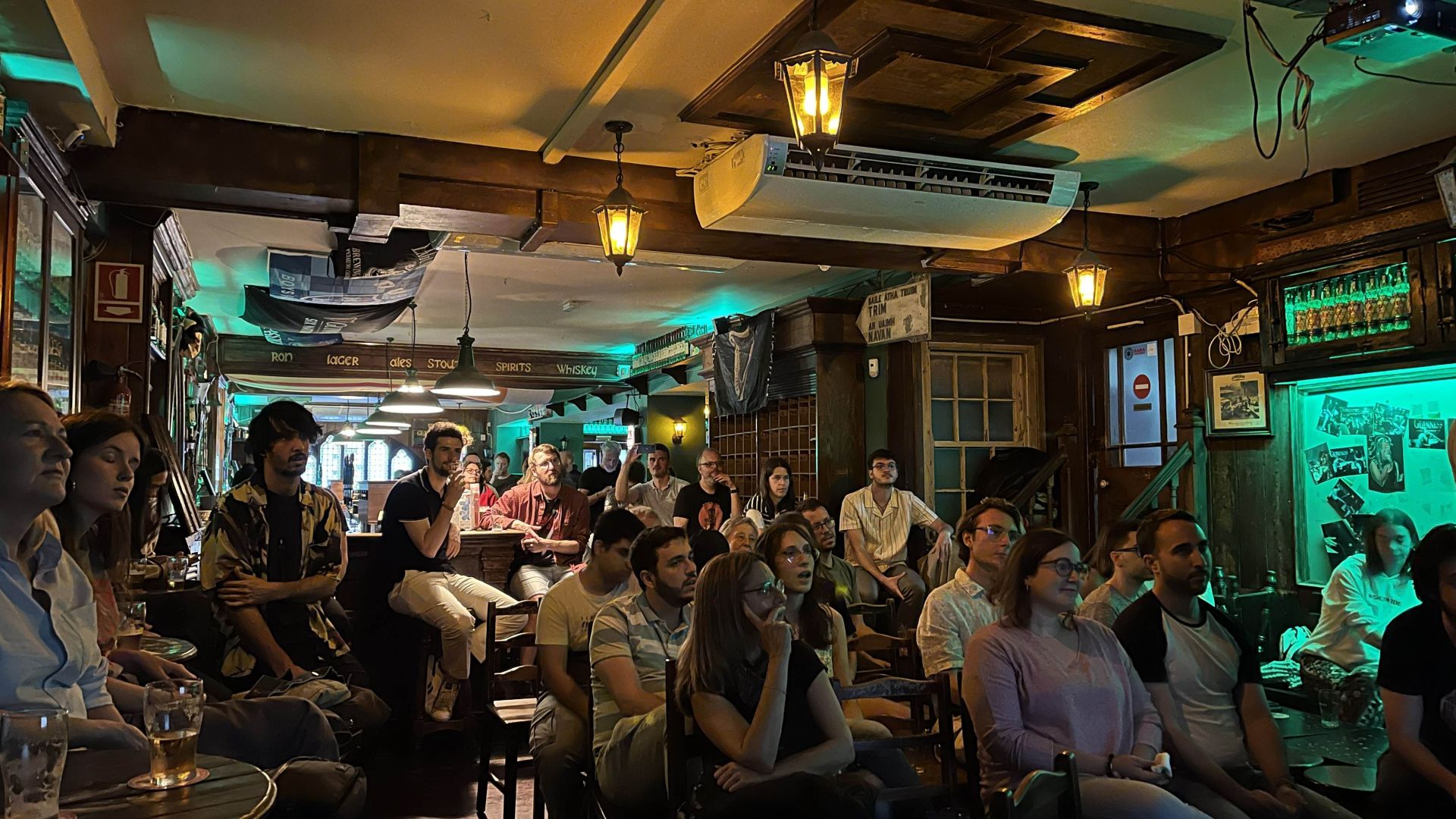 Public of the 2025 Pint of Science in The Wild Geese (Sabadell)